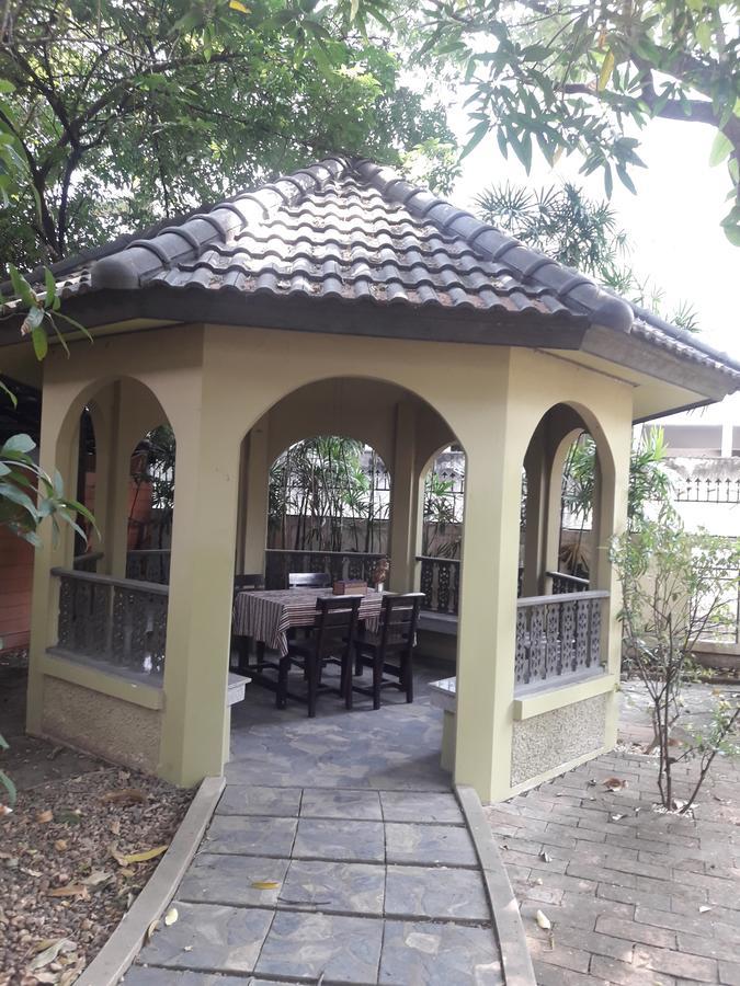 Coc Guest House & Hostel Chiang Mai Buitenkant foto