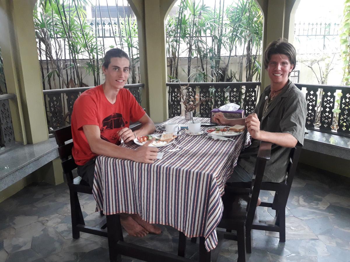 Coc Guest House & Hostel Chiang Mai Buitenkant foto