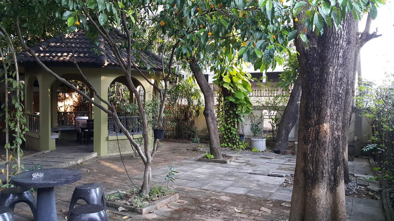 Coc Guest House & Hostel Chiang Mai Buitenkant foto