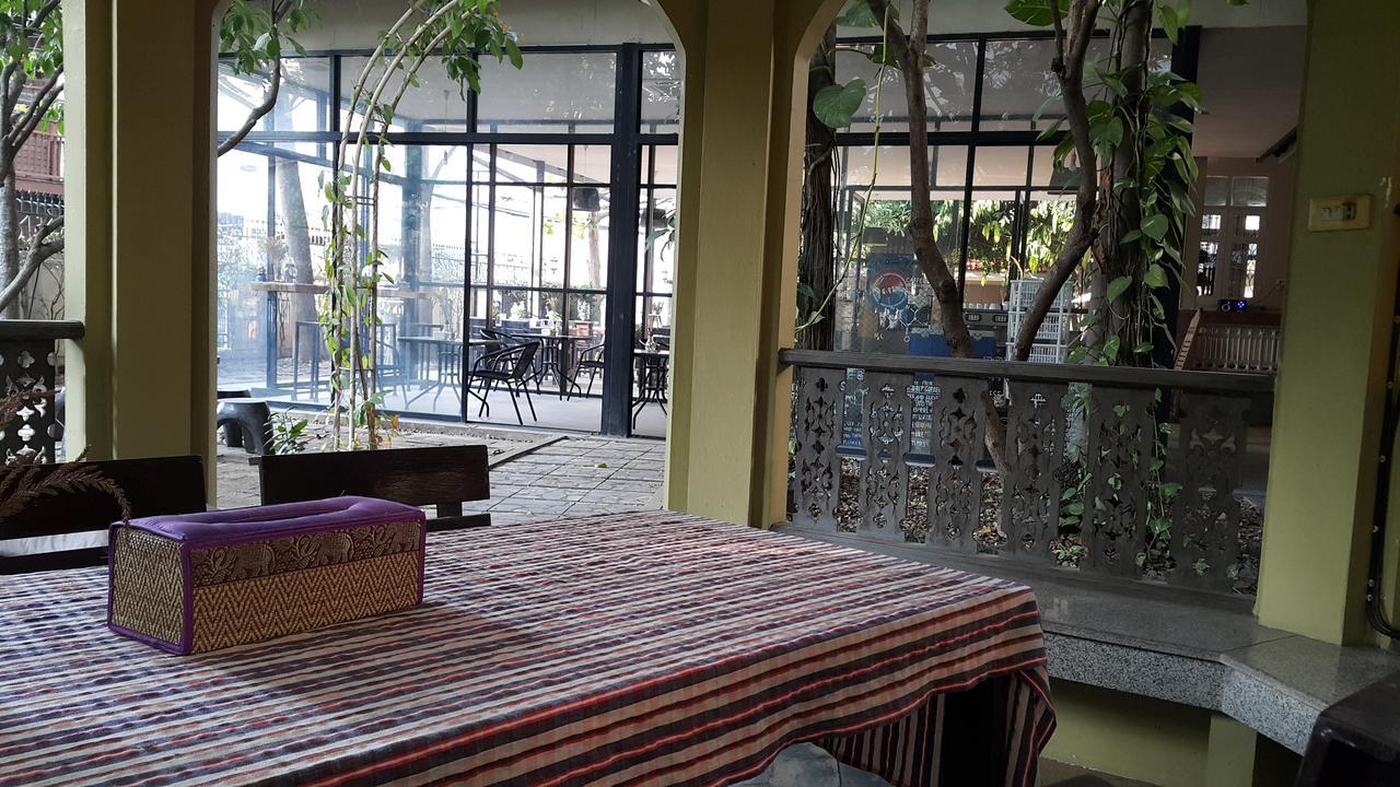Coc Guest House & Hostel Chiang Mai Buitenkant foto