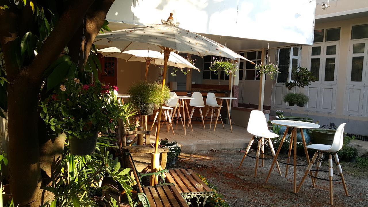 Coc Guest House & Hostel Chiang Mai Buitenkant foto