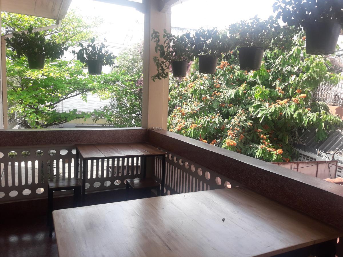 Coc Guest House & Hostel Chiang Mai Buitenkant foto