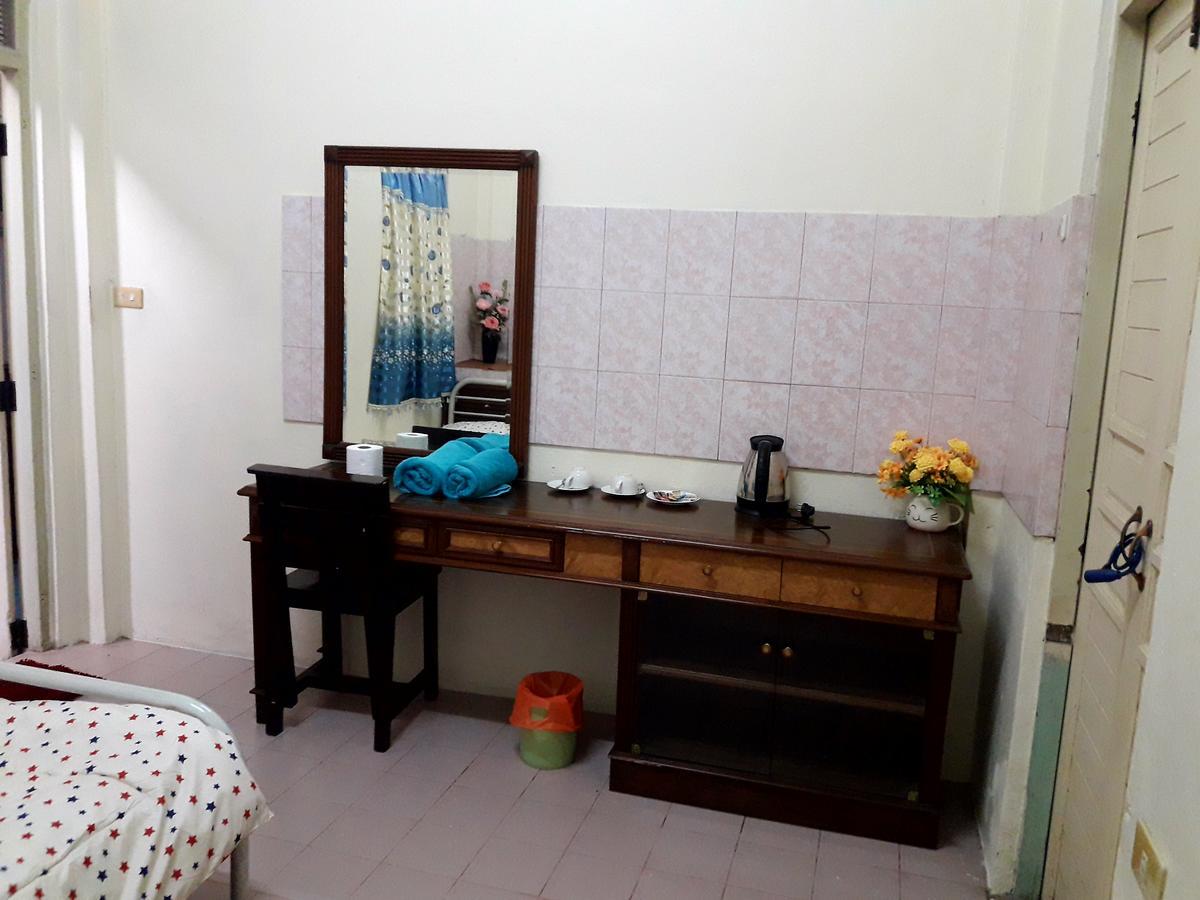 Coc Guest House & Hostel Chiang Mai Buitenkant foto